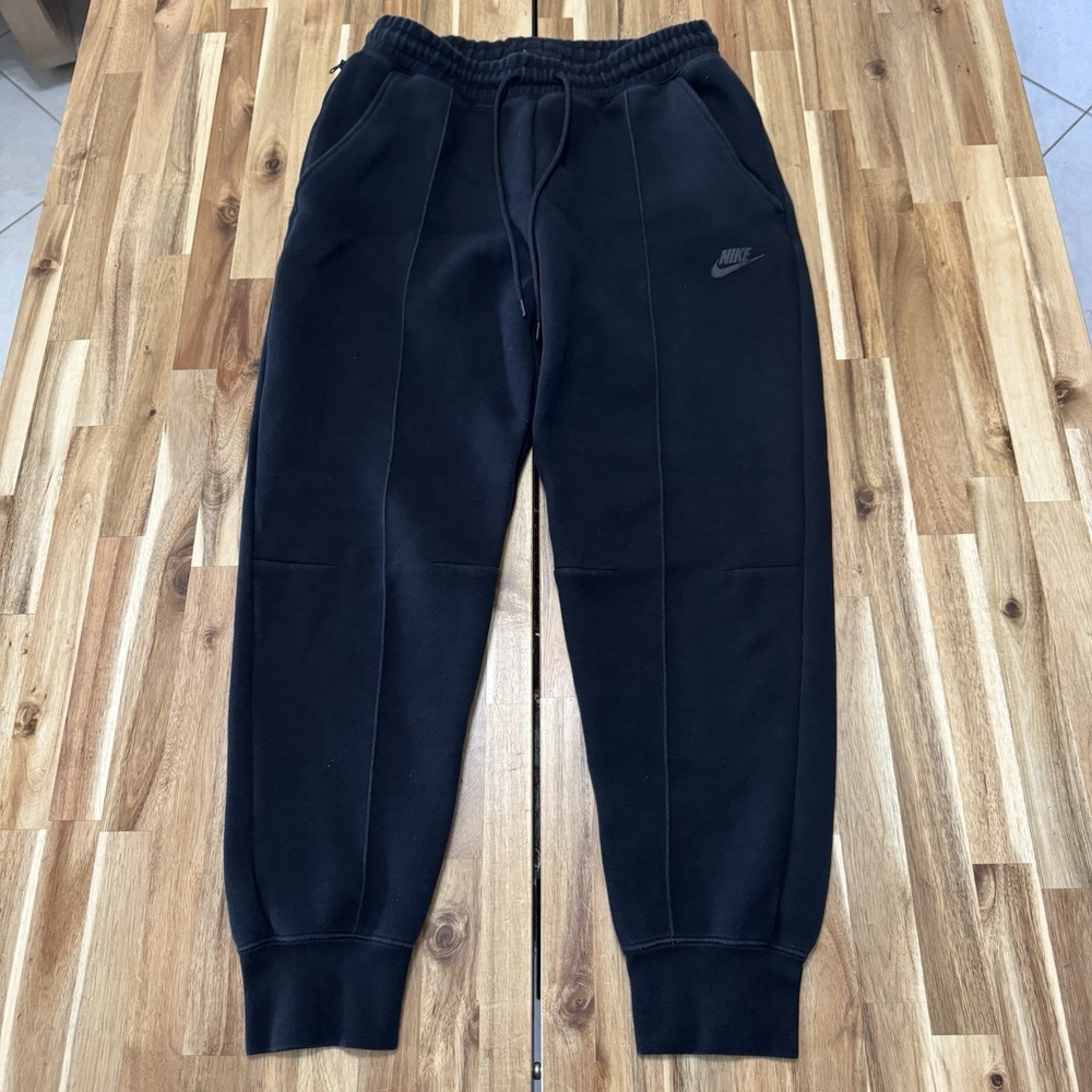 Nike Sportswear Tech Fleece Joggers Womens M Black Pleated Tapered FB8330-010